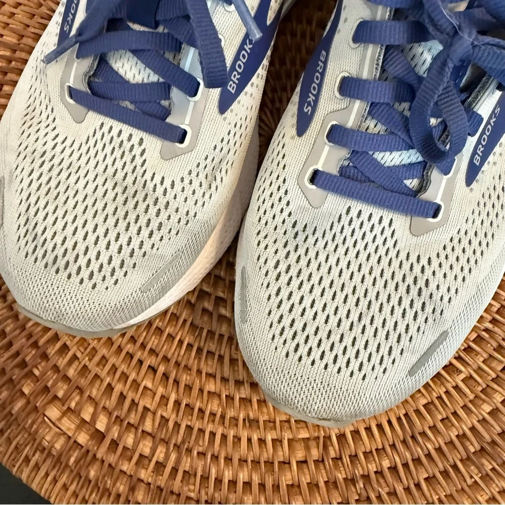 Brooks Athletic Shoes in Gray and Blue extra wide size‎ 8.5